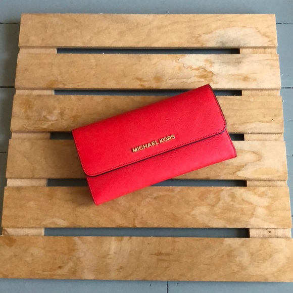 Michael Kors Handbags - Michael Kors wallet